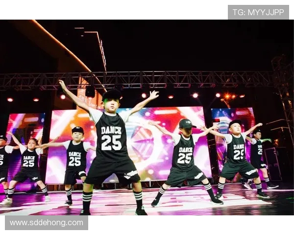 南京街舞队的热情与梦想在街头舞动聚焦街舞文化的节奏与魅力