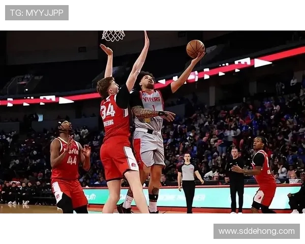 尼克斯与奇才激战正酣球迷期待精彩对决与绝妙表现